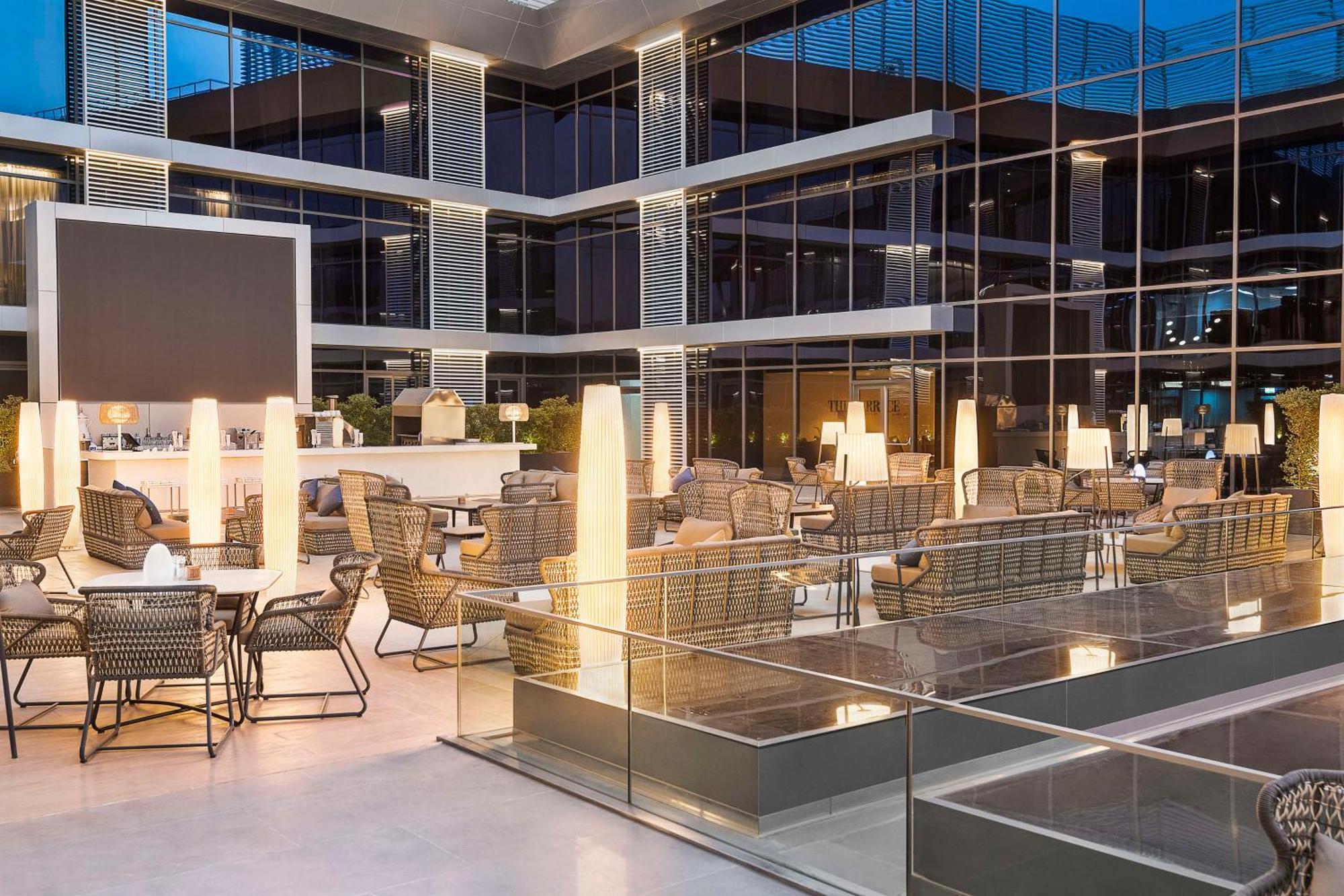 Radisson Blu Hotel Riyadh Convention And Exhibition Center Luaran gambar The interior of the hotel