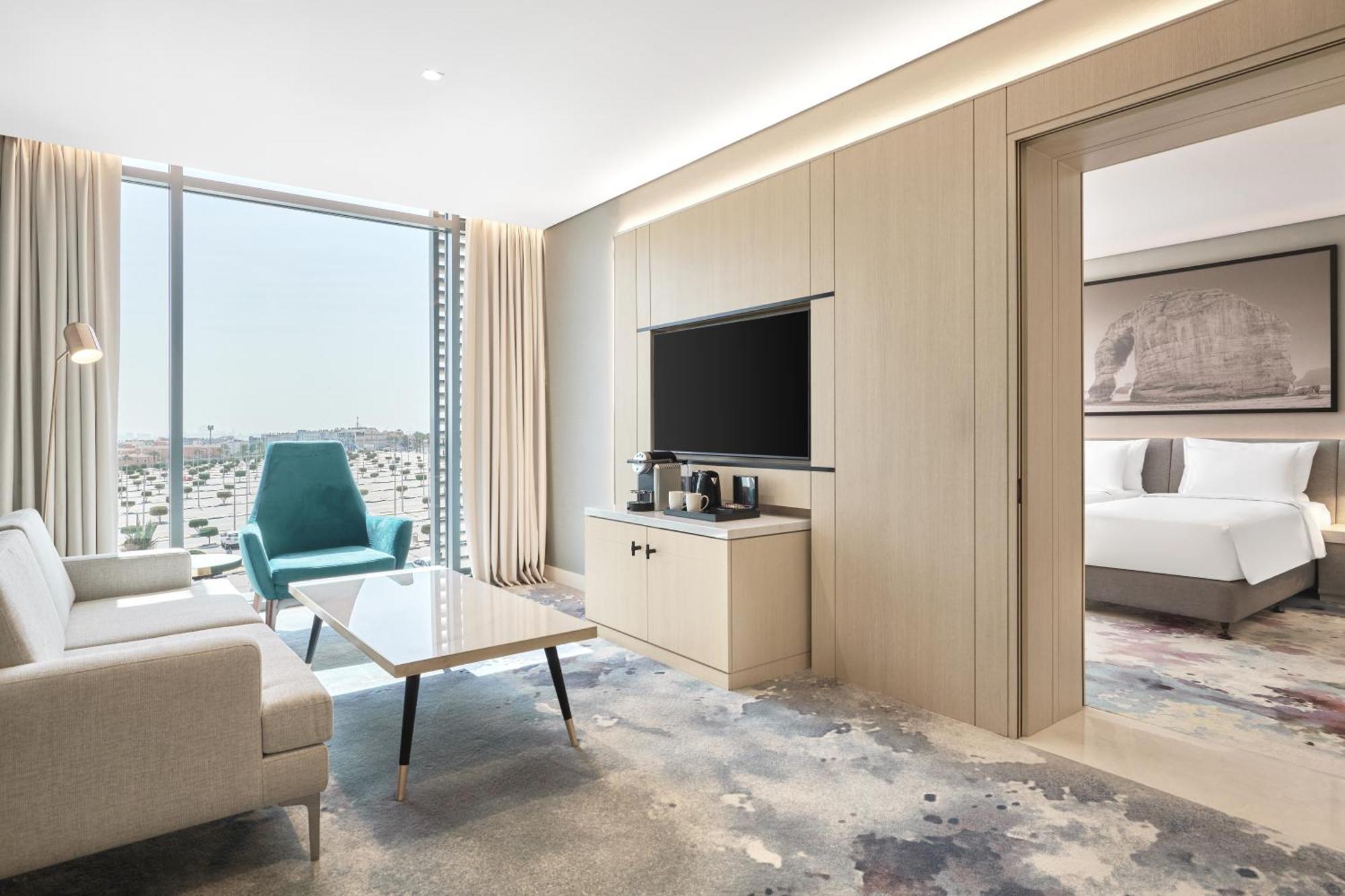 Radisson Blu Hotel Riyadh Convention And Exhibition Center Luaran gambar Suite