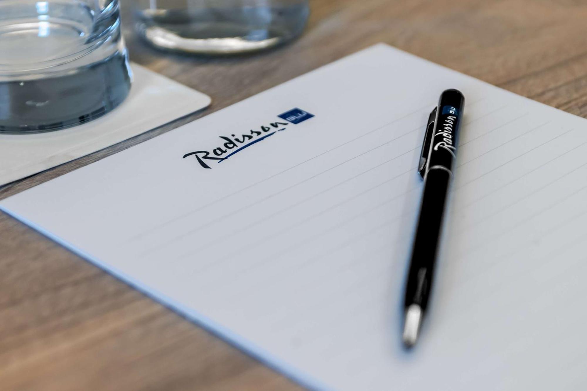 Radisson Blu Hotel Riyadh Convention And Exhibition Center Luaran gambar Radisson stationery