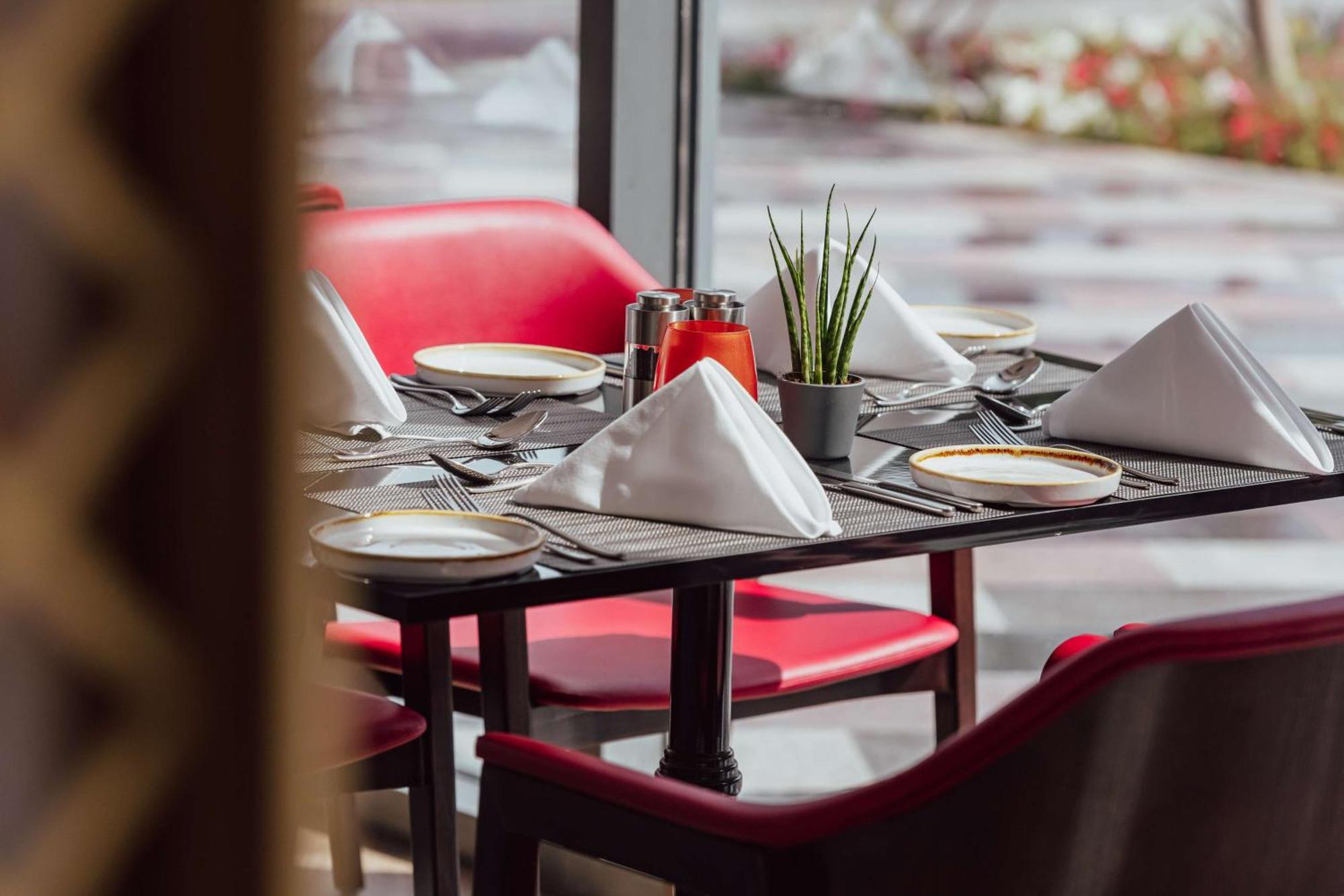 Radisson Blu Hotel Riyadh Convention And Exhibition Center Luaran gambar Restaurant