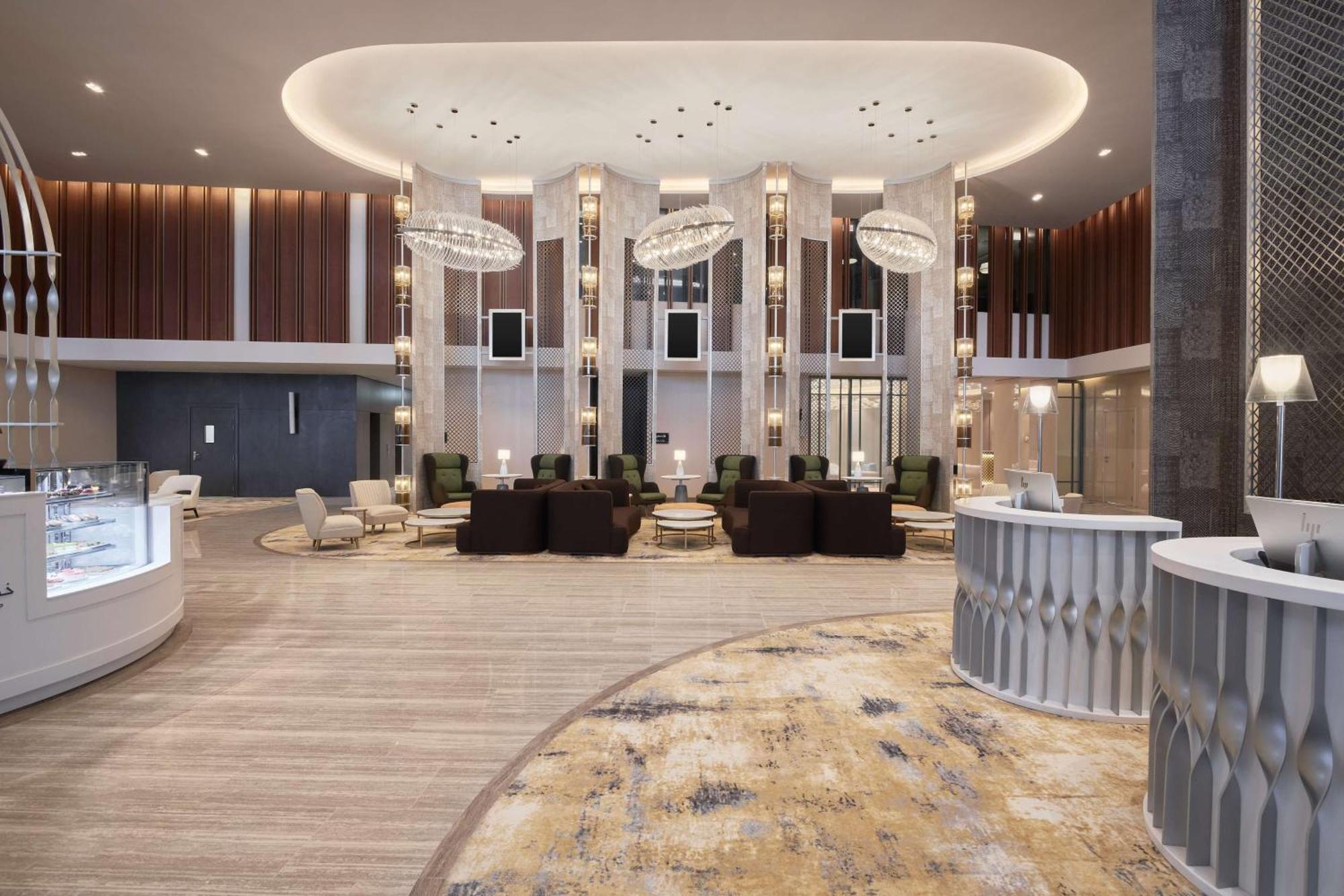 Radisson Blu Hotel Riyadh Convention And Exhibition Center Luaran gambar The lobby of the hotel